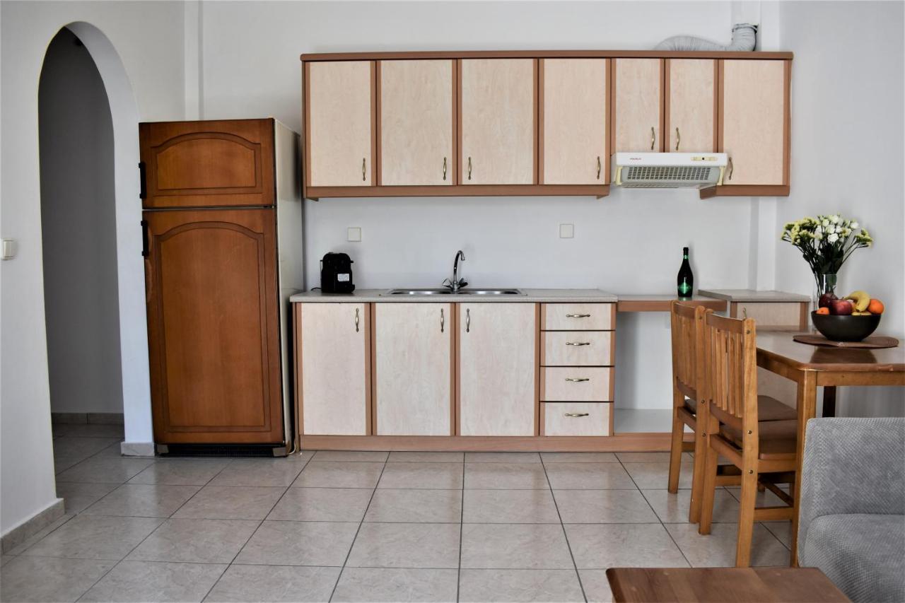 Emorfia Apartment Kamári Esterno foto